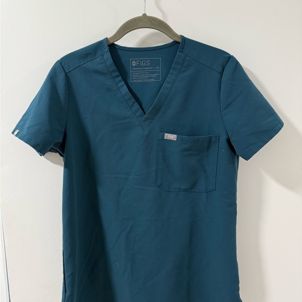 Figs Women's Caribbean Blue Catarina Scrub Top